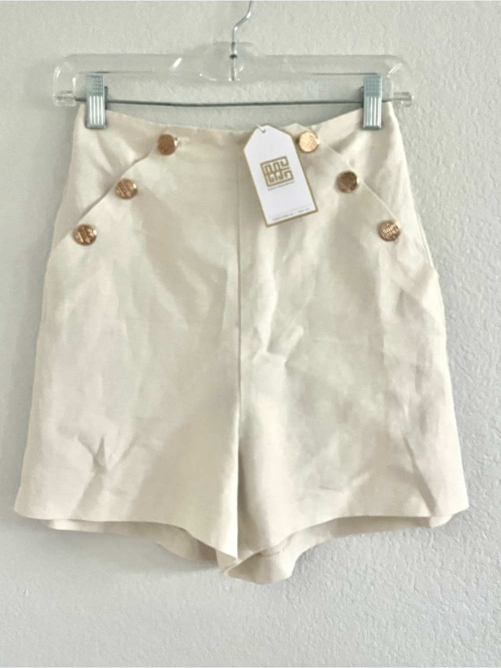 High-Waist Cream Button-Detail Women’s Shorts - Picture 6 of 7